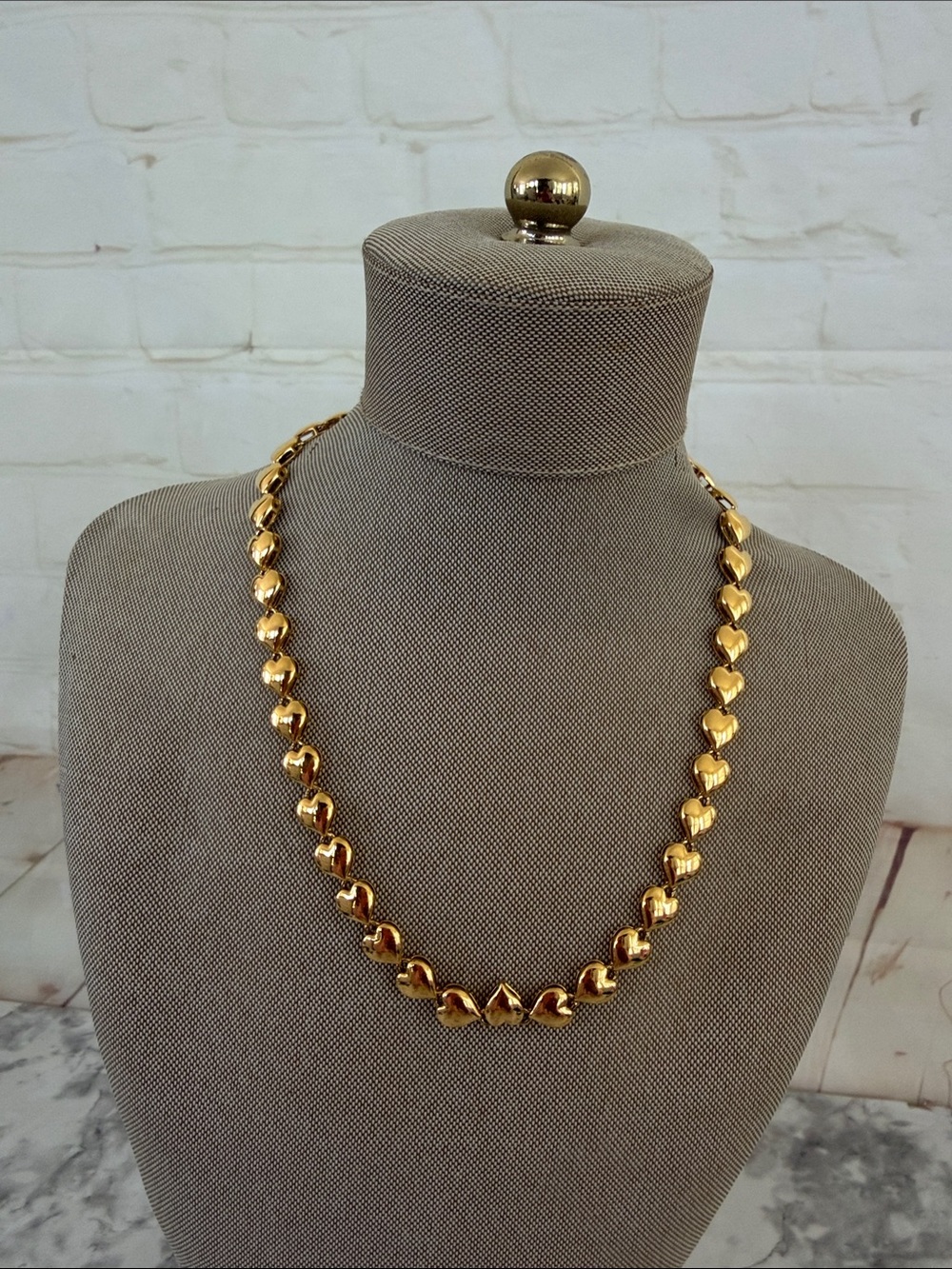 TRIFARI 90’s puffy heart link Gold tone  necklace  18” RARE FIND!